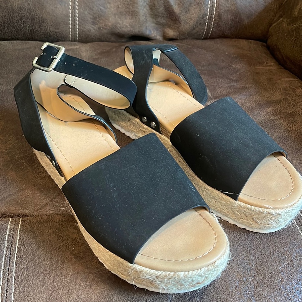 Black Platform Sandals
